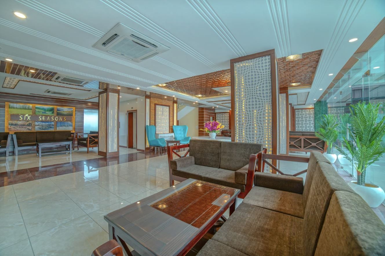 undefined Hotel Six Seasons 2