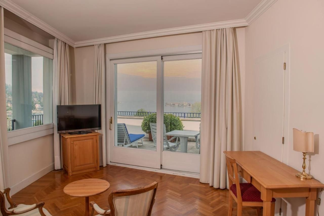 Deluxe Double or Twin Room with Lake View