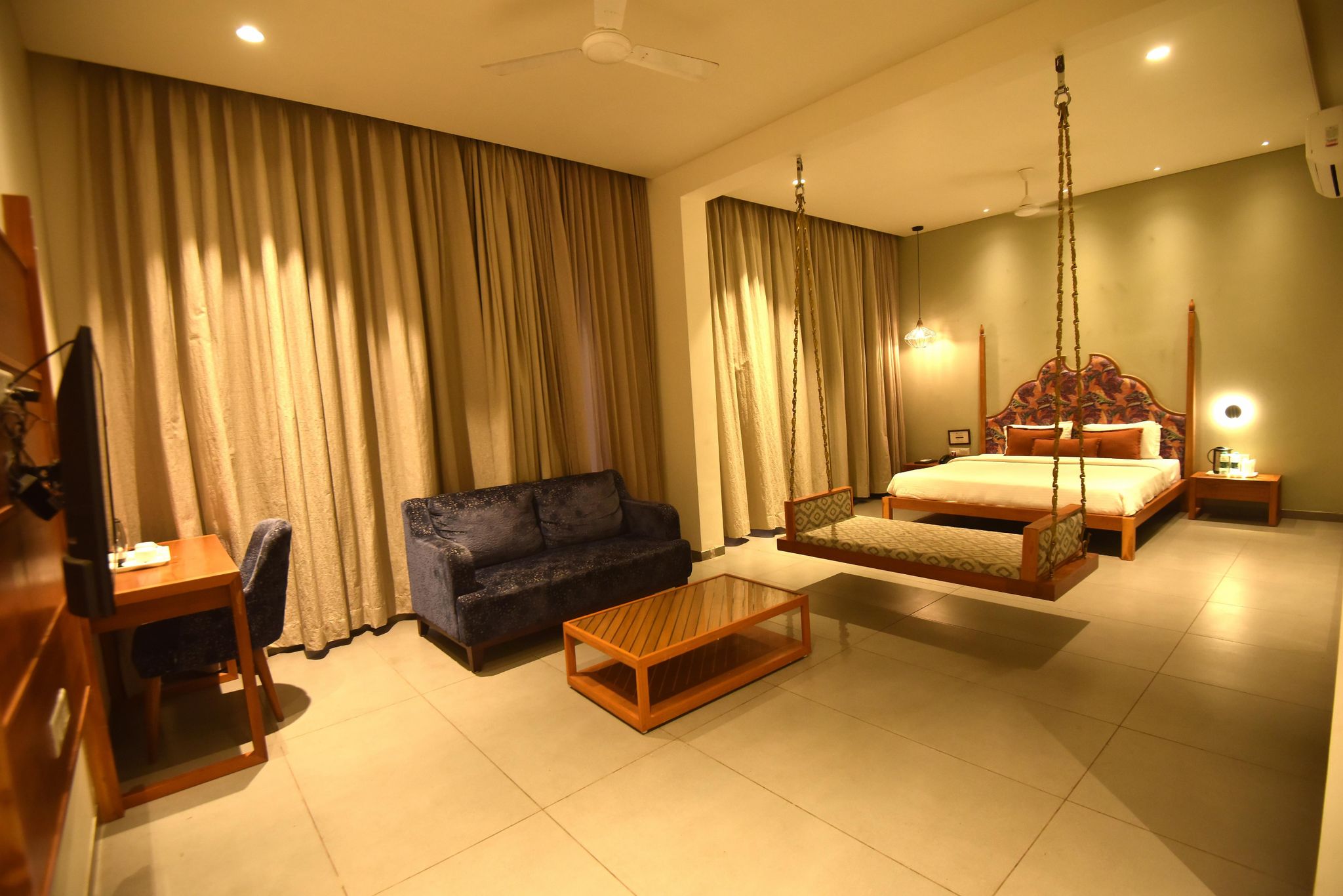 THE GRAND DAKSH Mansingh Inn Somnath Comfort AC