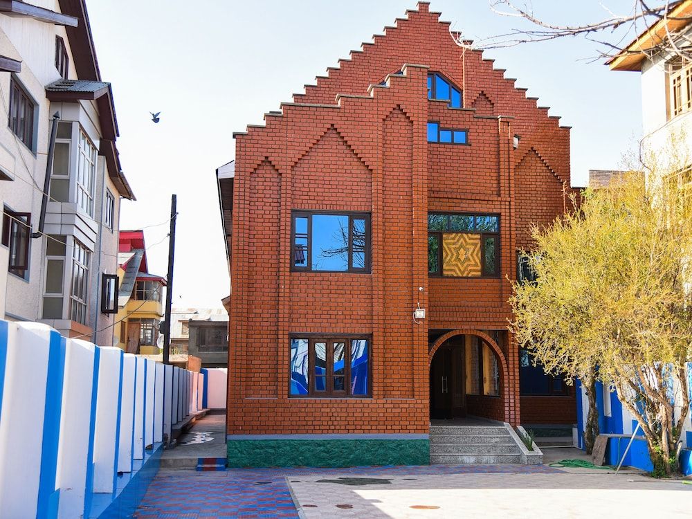 undefined OYO 12850 The Nest 5