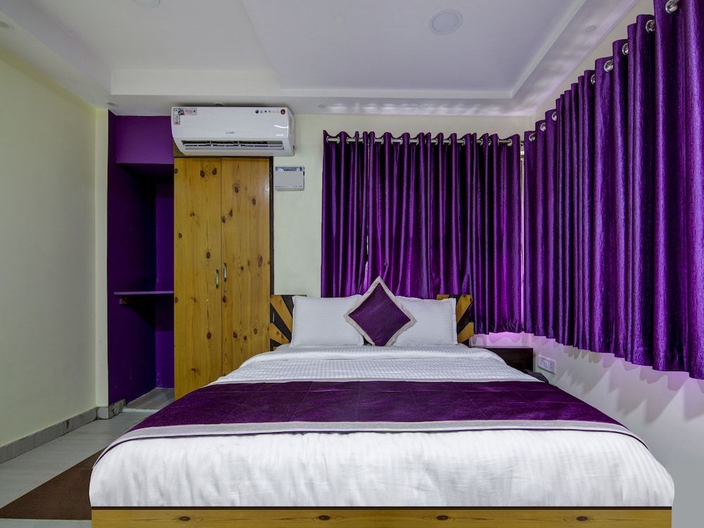 OYO 12812 Four Seasons Villa Double or Twin Room 25
