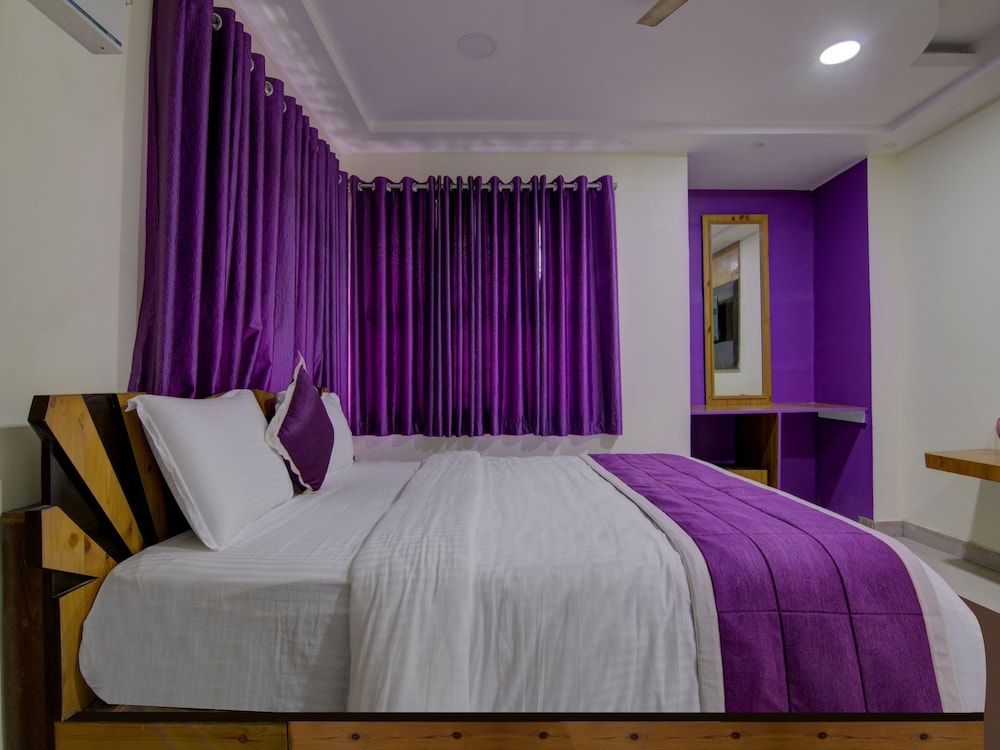 OYO 12812 Four Seasons Villa Double or Twin Room 23