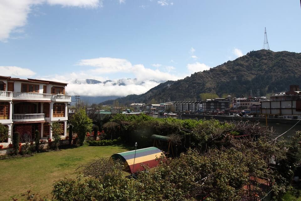 undefined Hotel Lake Resort Boutique 2