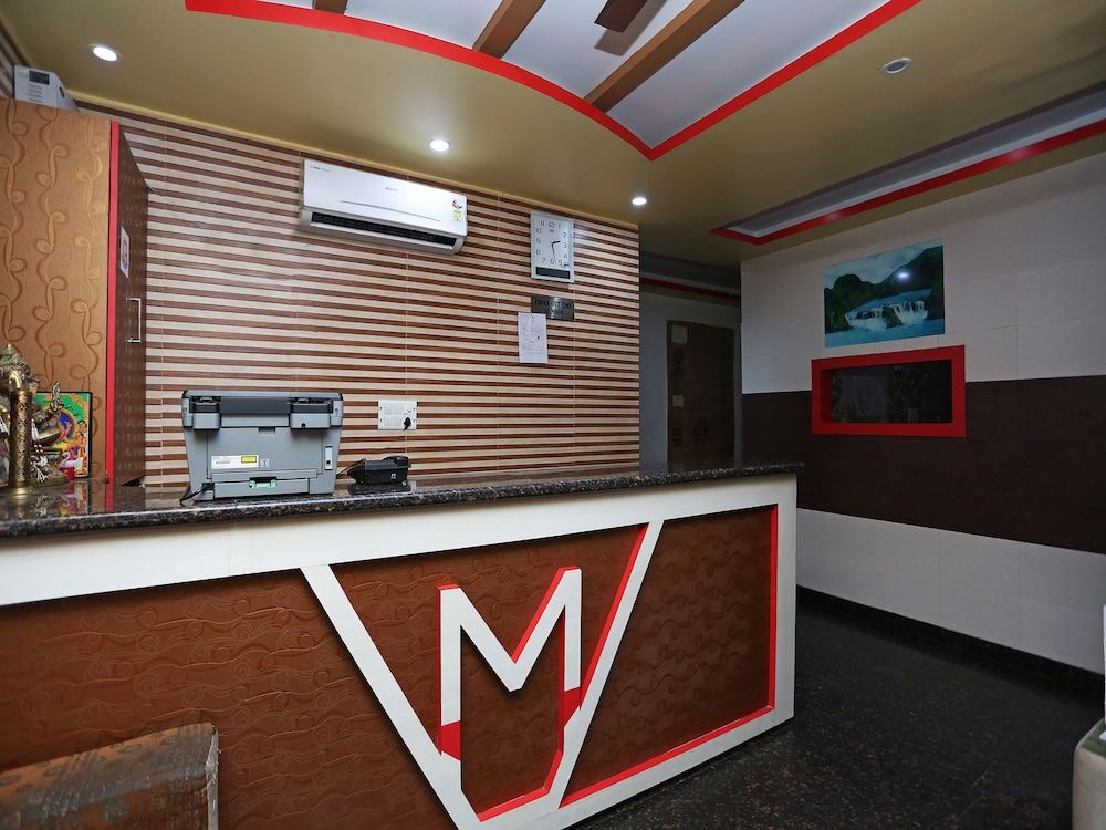 undefined OYO 28440 Mk Hotel And Restaurant 2