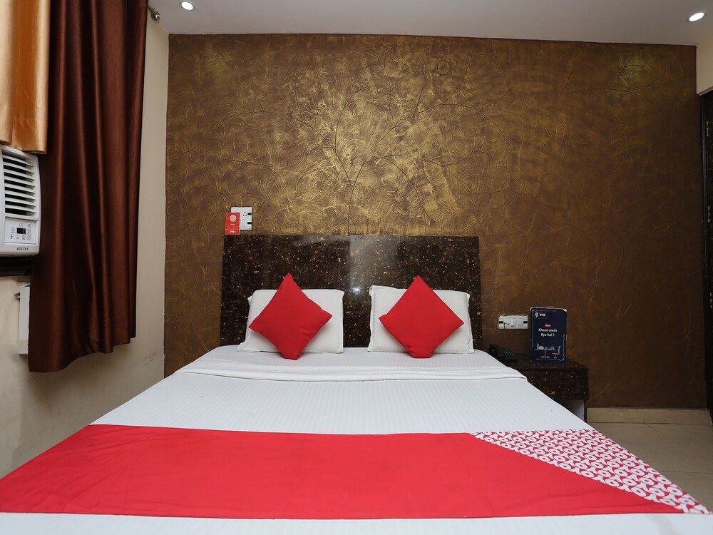 OYO 28440 Mk Hotel And Restaurant Double or Twin Room 3
