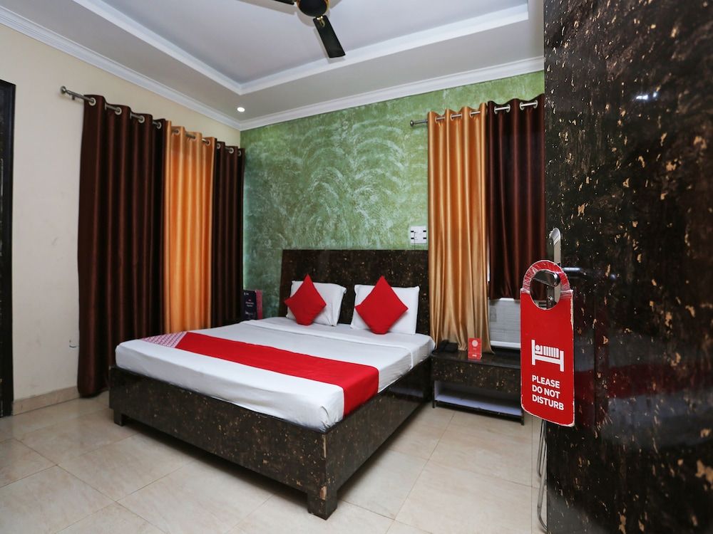 OYO 28440 Mk Hotel And Restaurant Double or Twin Room 12