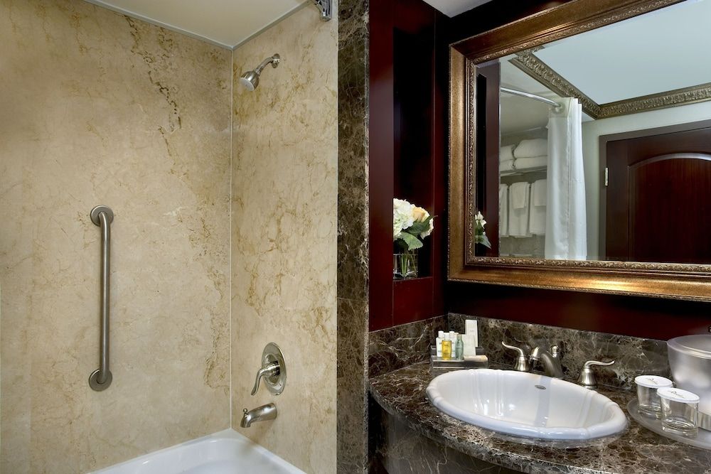 undefined Radisson Hotel Toronto Airport West 6