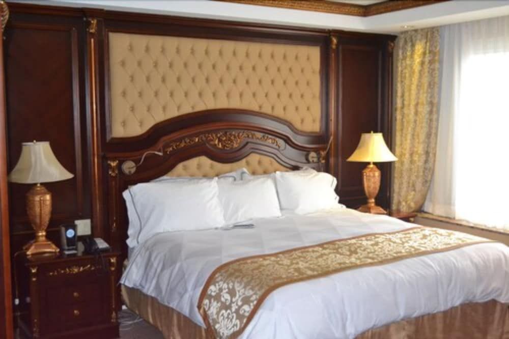 undefined Radisson Hotel Toronto Airport West 9