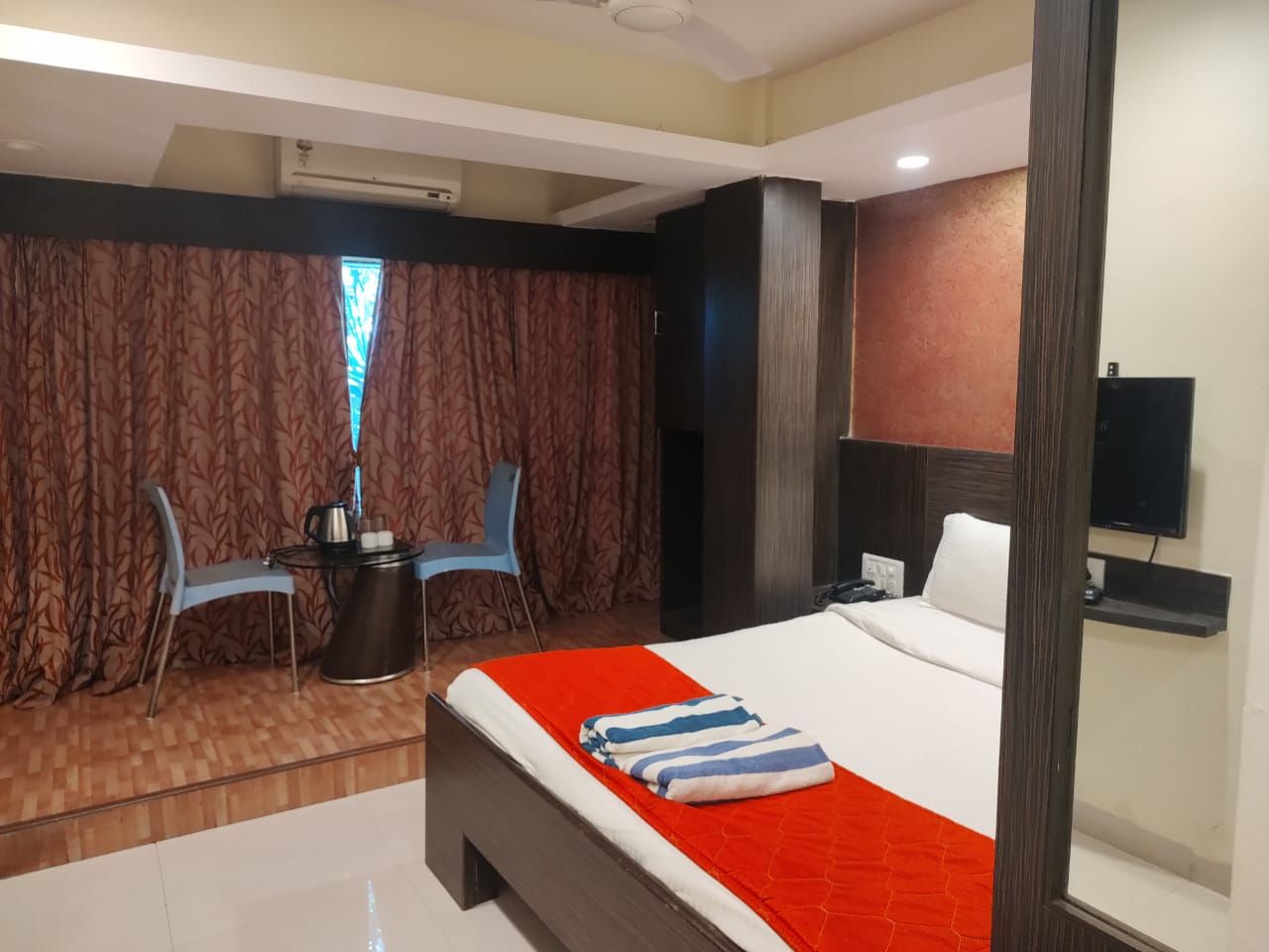 Fortuna Deluxe AC Room