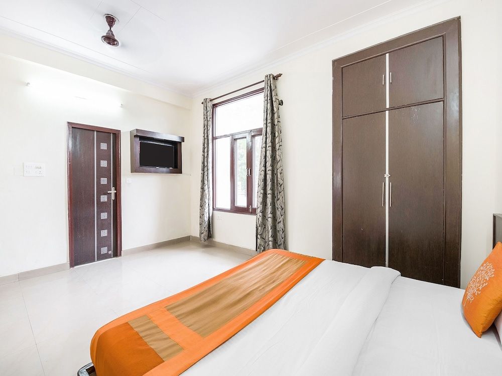 Capital O 15929 Comfort Residency Standard Room 12