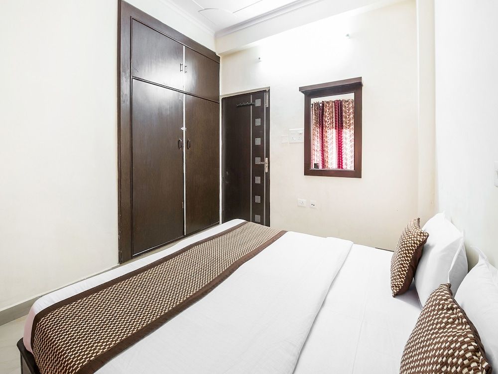 Capital O 15929 Comfort Residency Standard Room 9