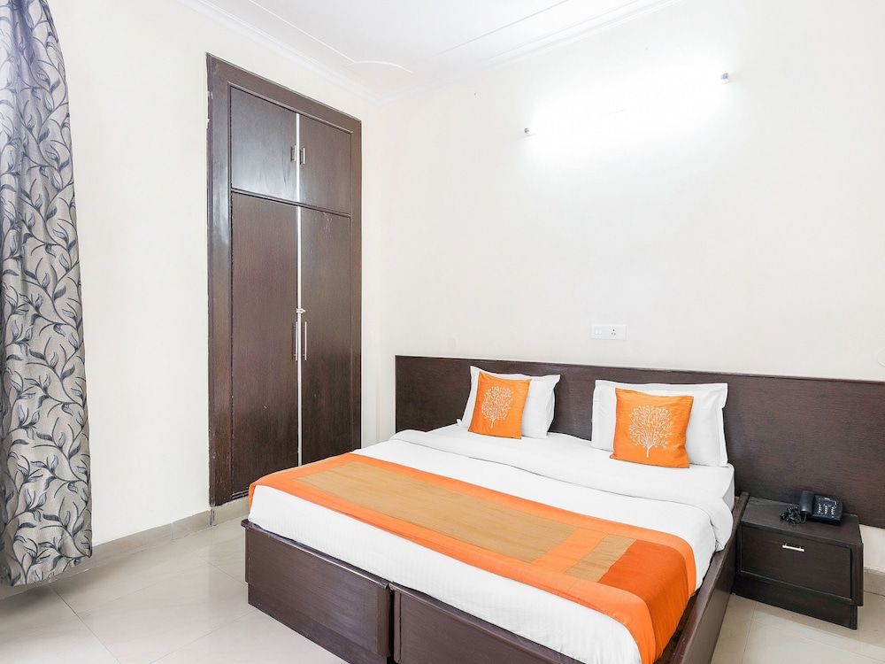 Capital O 15929 Comfort Residency Standard Room 3