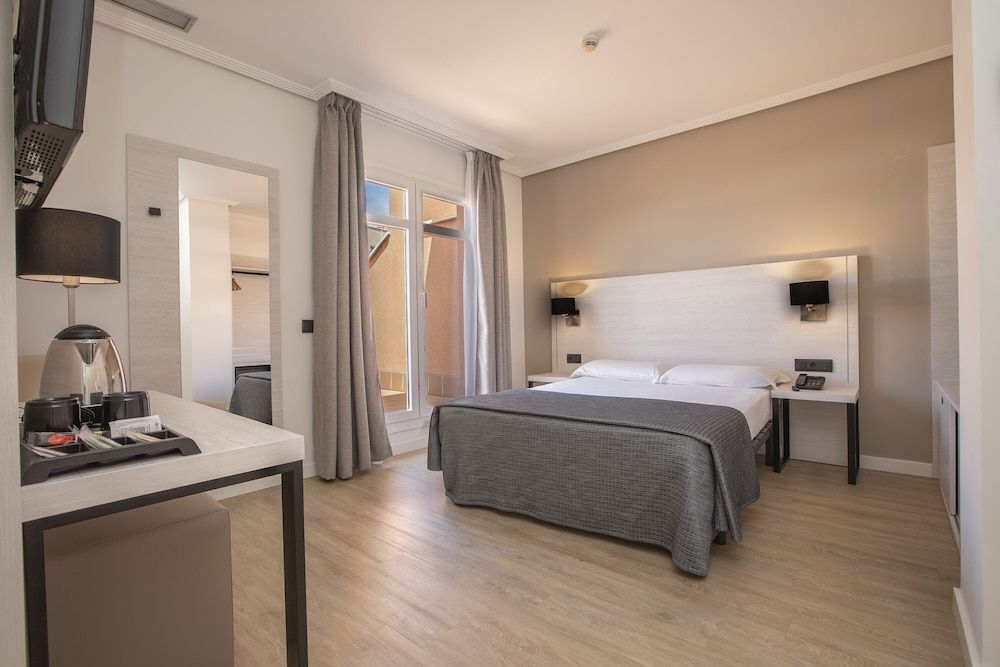 undefined Hotel Porcel Ganivet