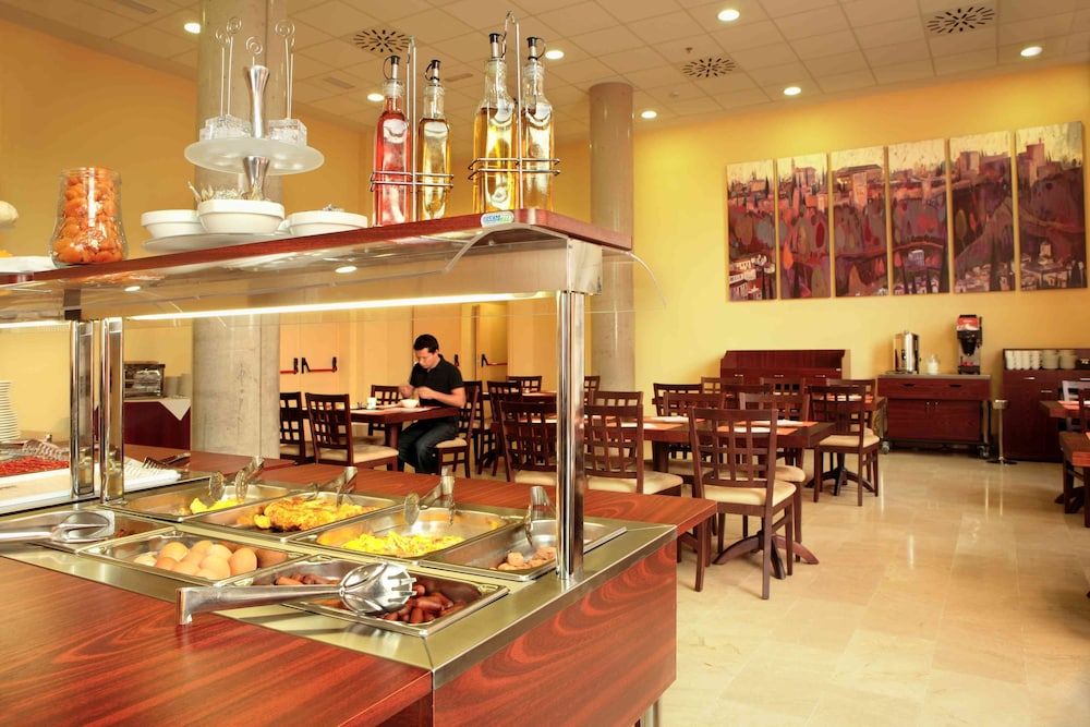 undefined Hotel Porcel Ganivet 10
