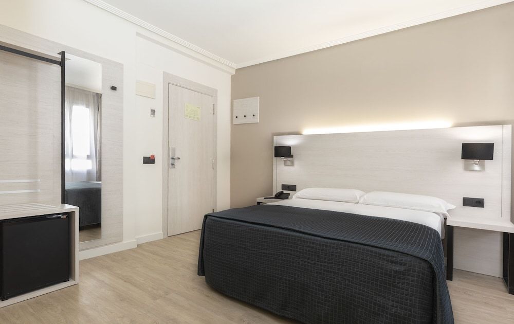Hotel Porcel Ganivet Double or Twin Room 4