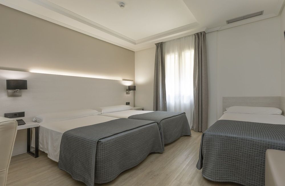 undefined Hotel Porcel Ganivet 2