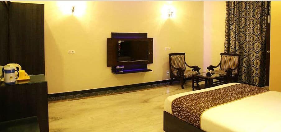 Hotel Mahal Executive Room 5