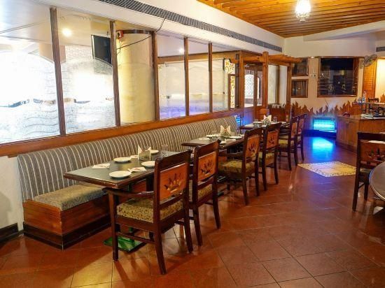Food & Dining