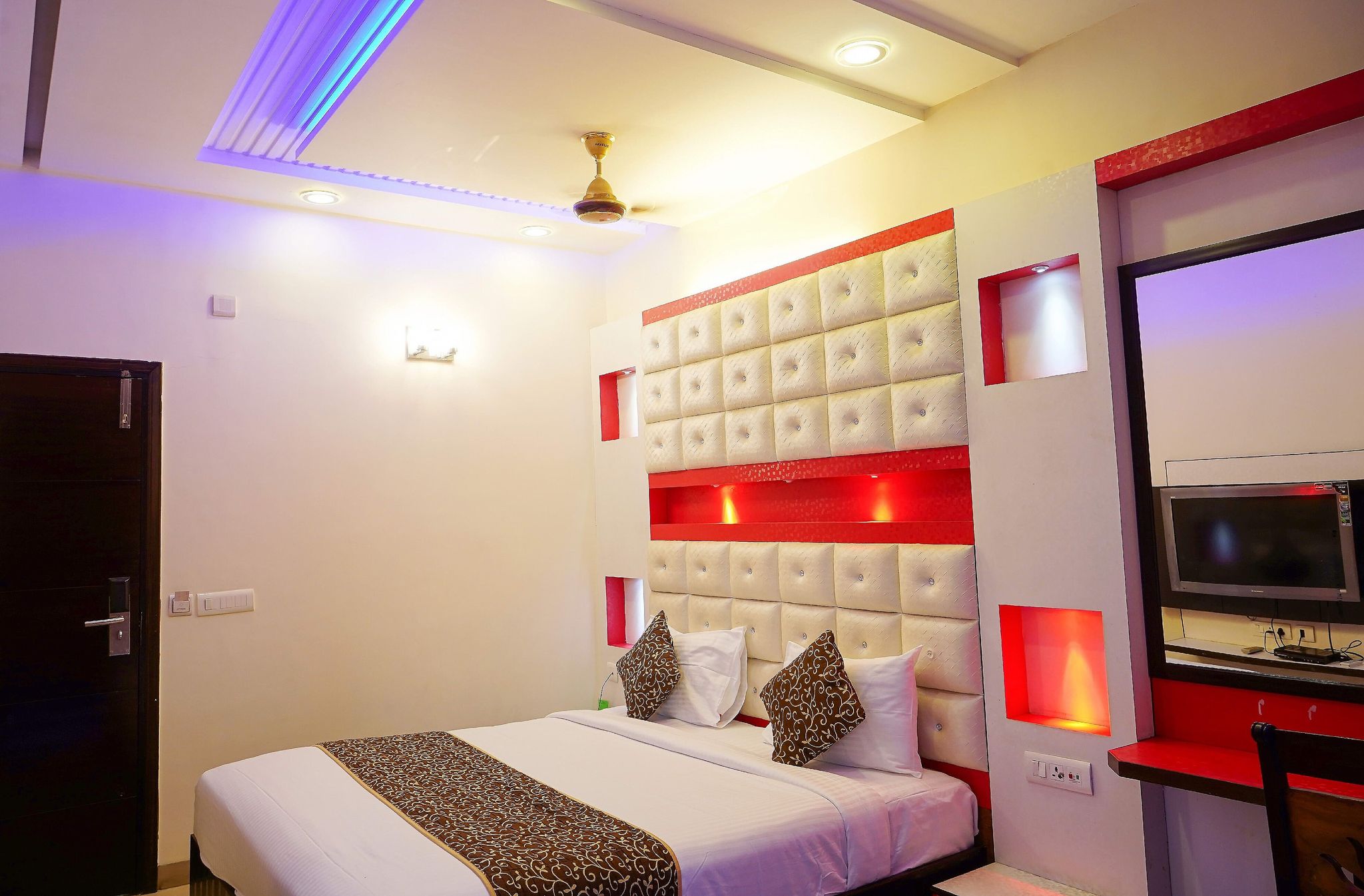 Hotel Mahal Executive Room