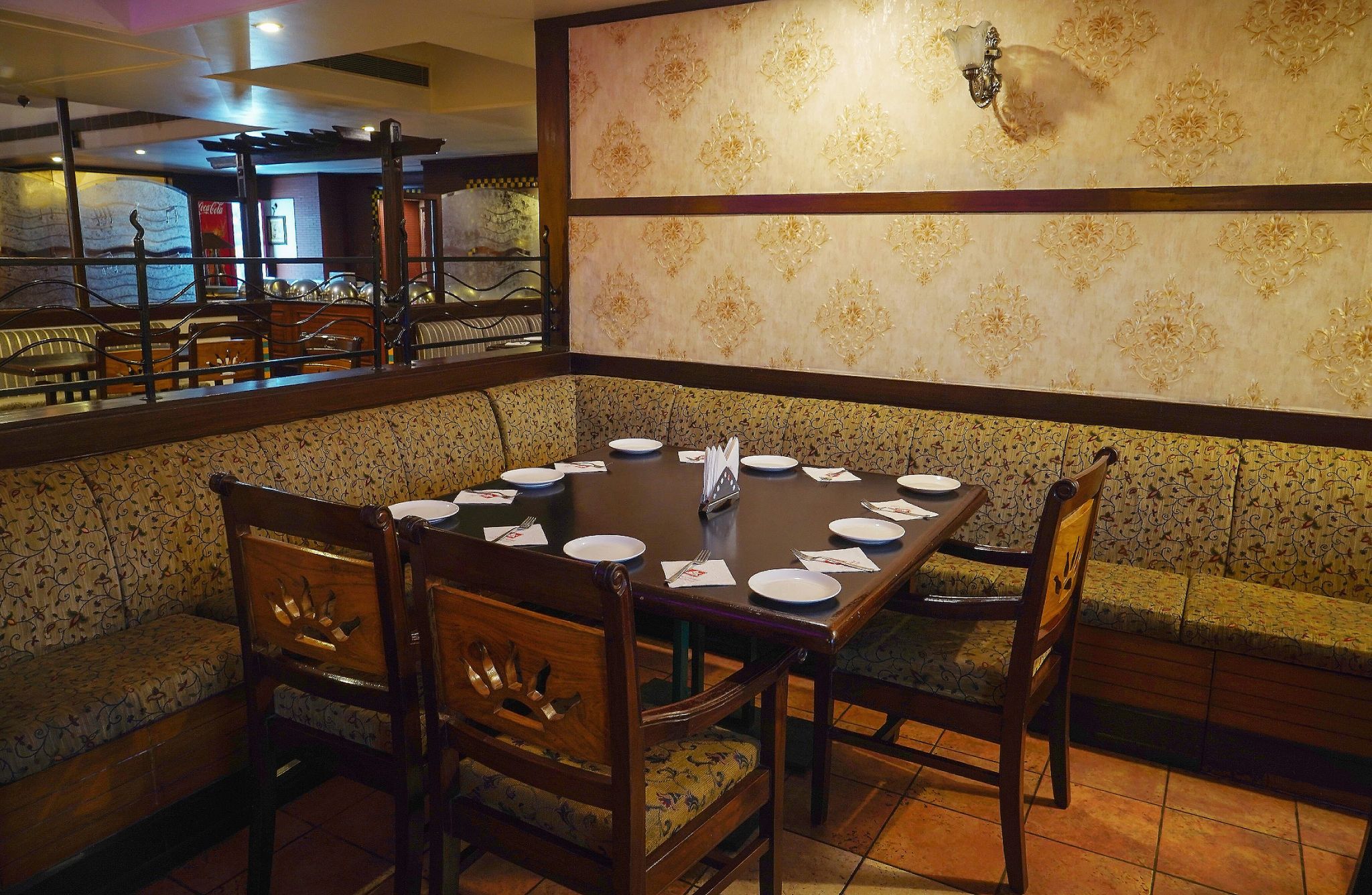 Food & Dining