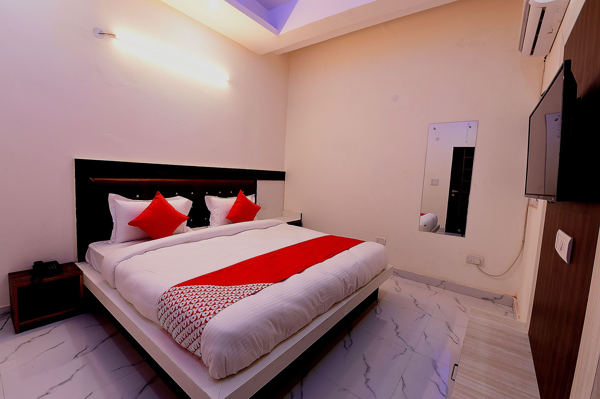 undefined OYO 19134 The Signature Hotel 10