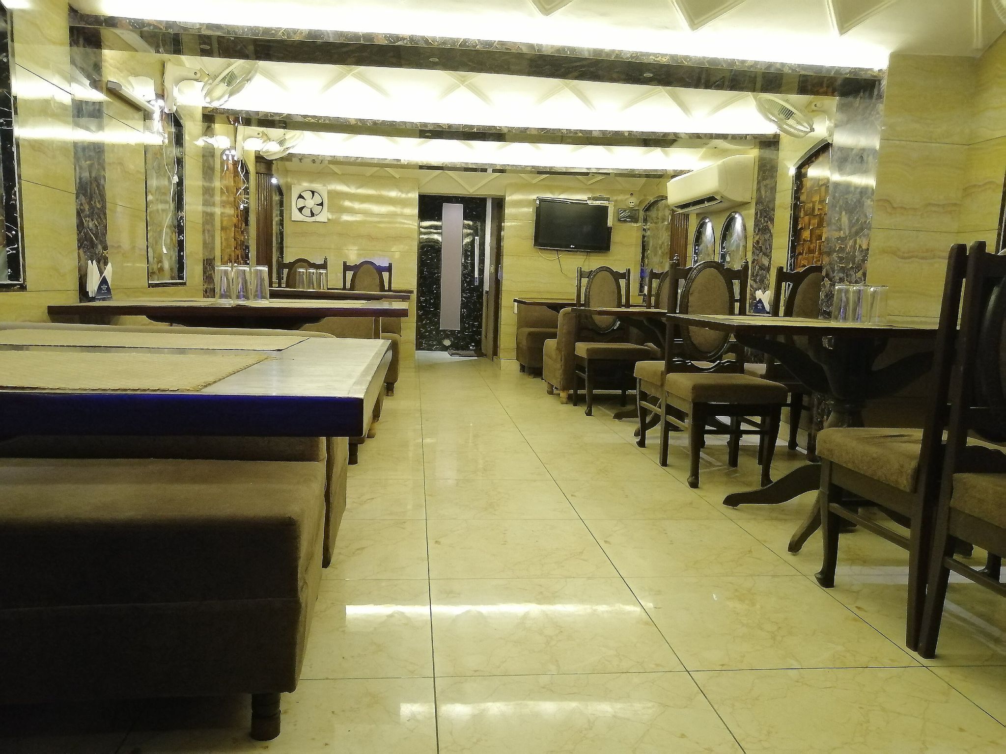 undefined Ashoka Hotel and Restaurant 8