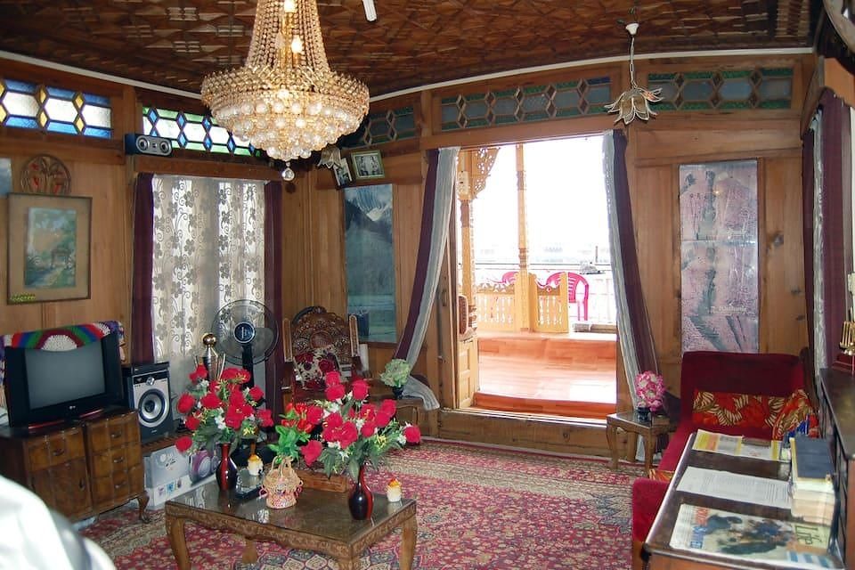 undefined Lake Palace Houseboat 6
