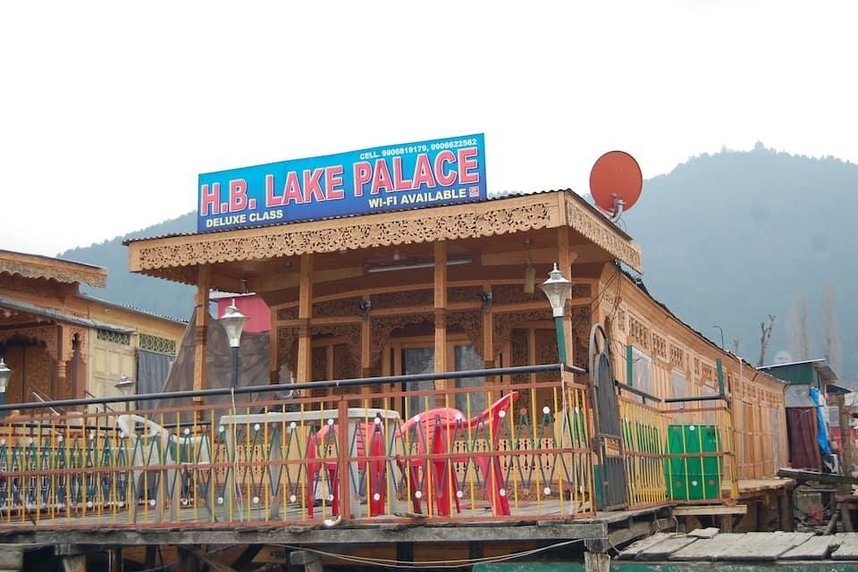 undefined Lake Palace Houseboat