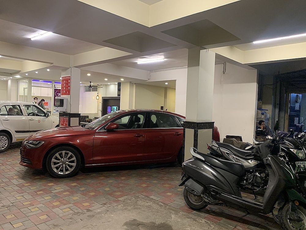 Wheelchair accessible van parking