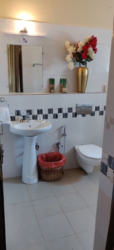 Paradise Wild Hills Kodachadri Standard Non AC Room 4