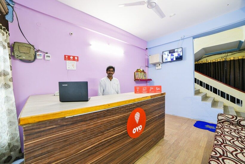 undefined OYO 17316 Radika Residency 3