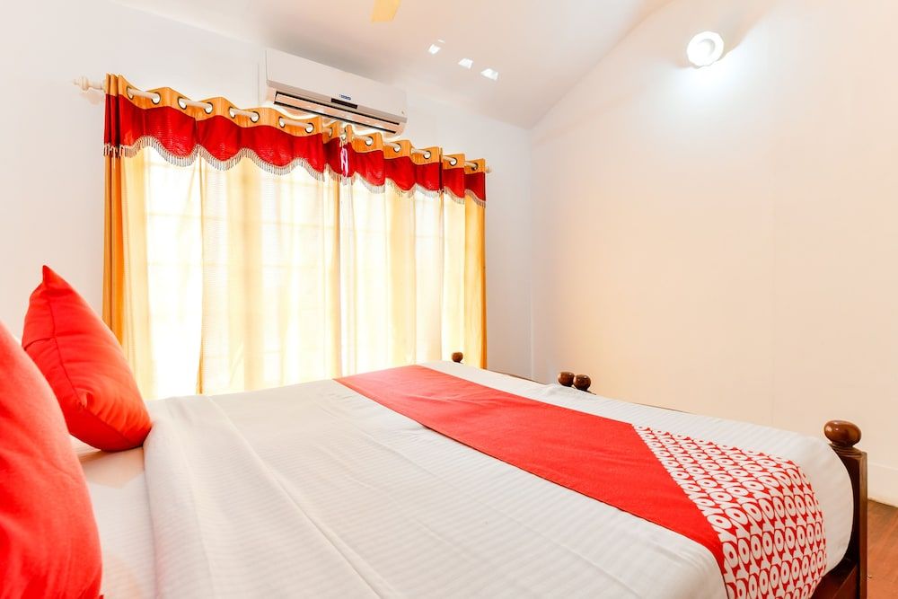 OYO 23103 Houseboat Ganga 5bhk Deluxe Deluxe Double or Twin Room, 1 King Bed 11