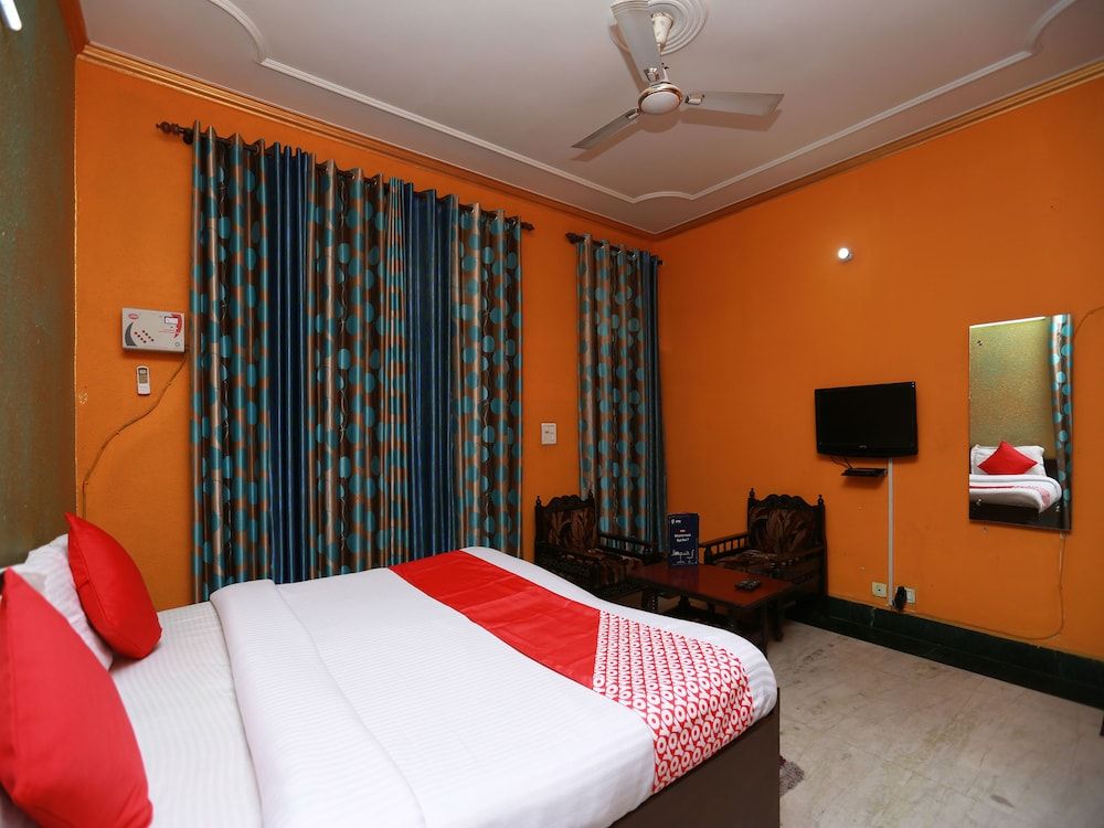 OYO 11752 Hotel Sun Palace Residency Double or Twin Room 6