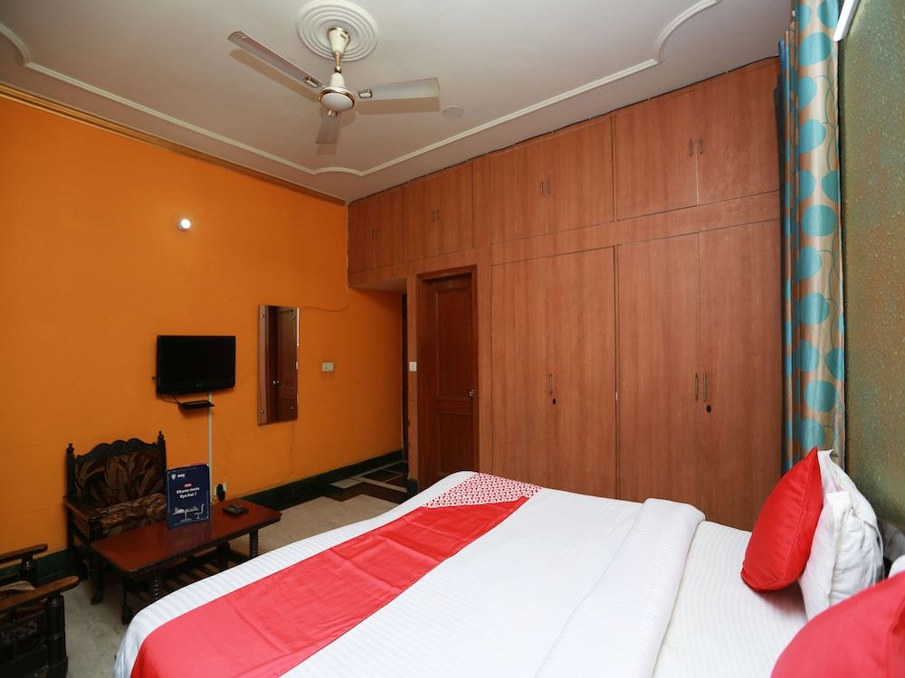 OYO 11752 Hotel Sun Palace Residency Double or Twin Room 5
