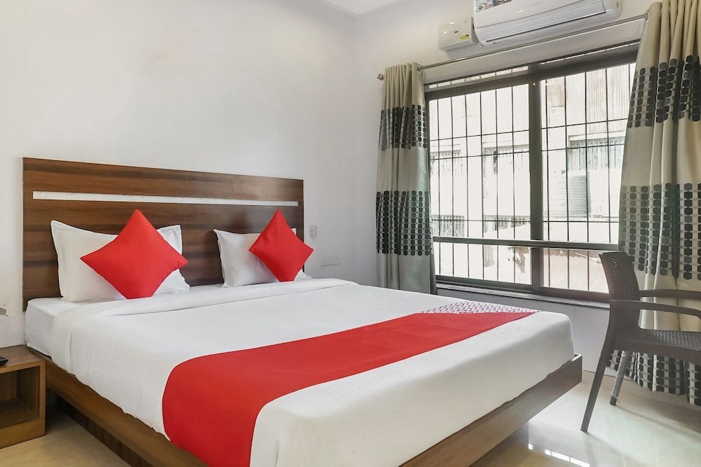 OYO Flagship 26583 Hotel Kohinoor Plaza Standard Double Room 2
