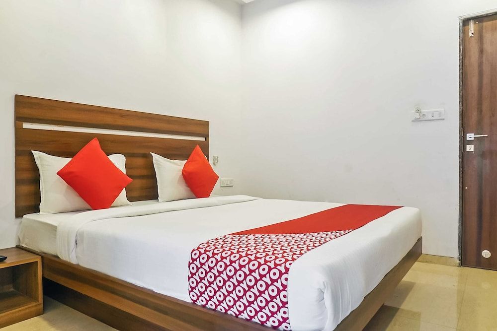 OYO Flagship 26583 Hotel Kohinoor Plaza Standard Double Room