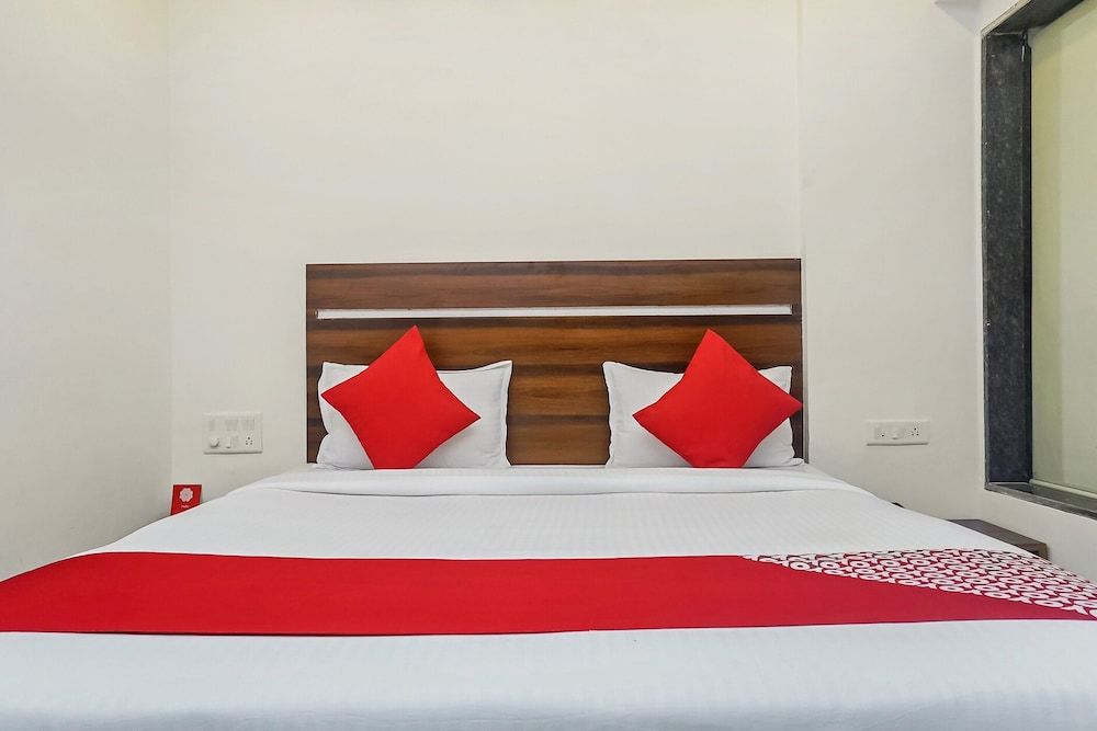 OYO Flagship 26583 Hotel Kohinoor Plaza Standard Double Room 5
