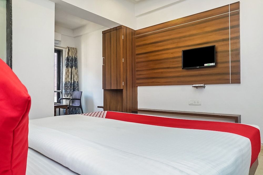 OYO Flagship 26583 Hotel Kohinoor Plaza Standard Double Room 7