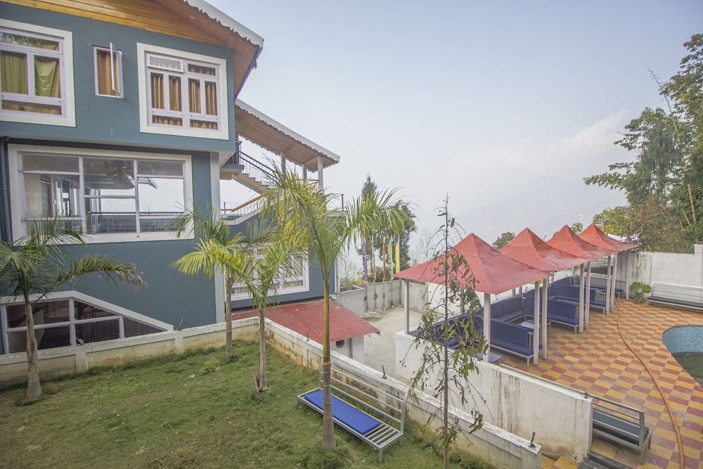 OYO 23351 Gompus Paradise & Resort