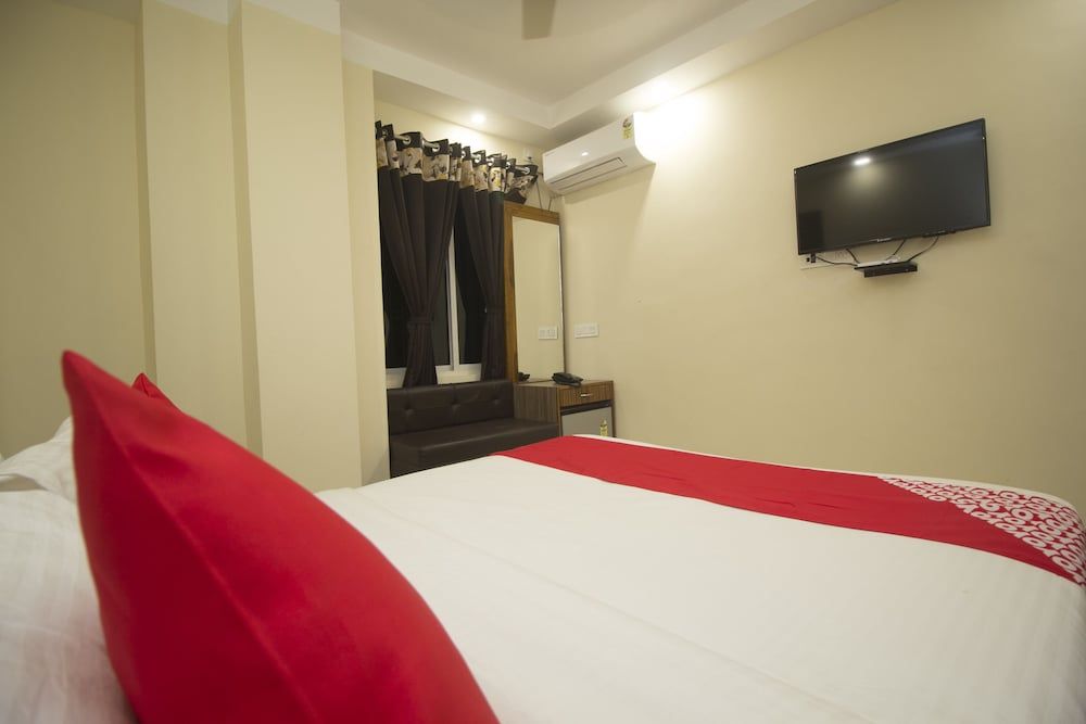 undefined OYO 24810 Silver Crescent 10