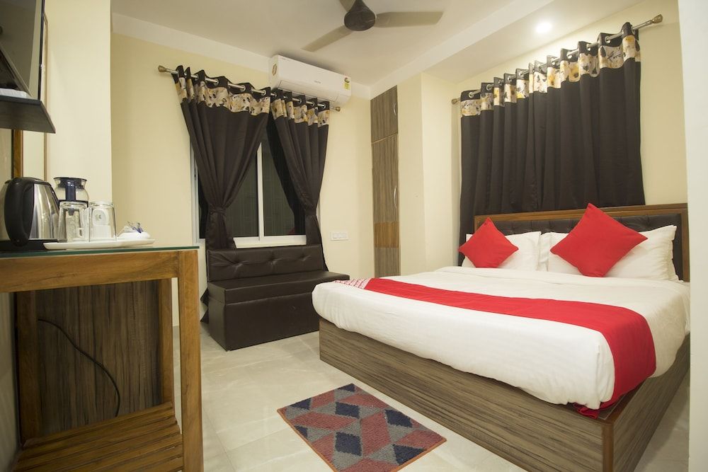 OYO 24810 Silver Crescent Double or Twin Room 17