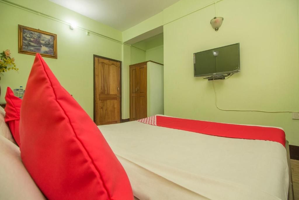 Hotel O by OYO Samfelma Lodge Classic Room 5