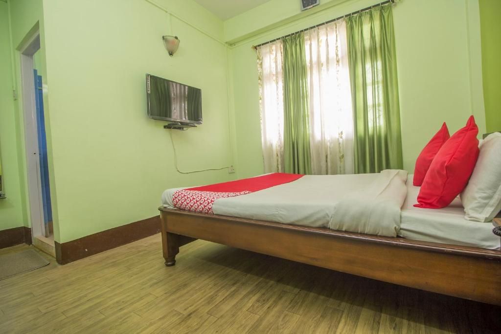 Hotel O by OYO Samfelma Lodge Classic Room 7