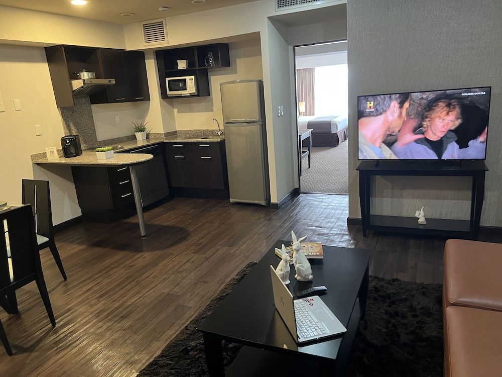 St Isidro Suites Corporate Housing SPA & Wellness Center Junior Room 10