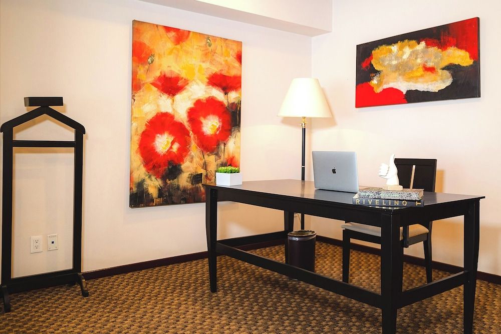 St Isidro Suites Corporate Housing SPA & Wellness Center Junior Room 8