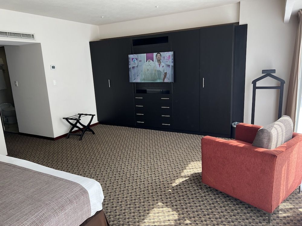 St Isidro Suites Corporate Housing SPA & Wellness Center Executive Room 7