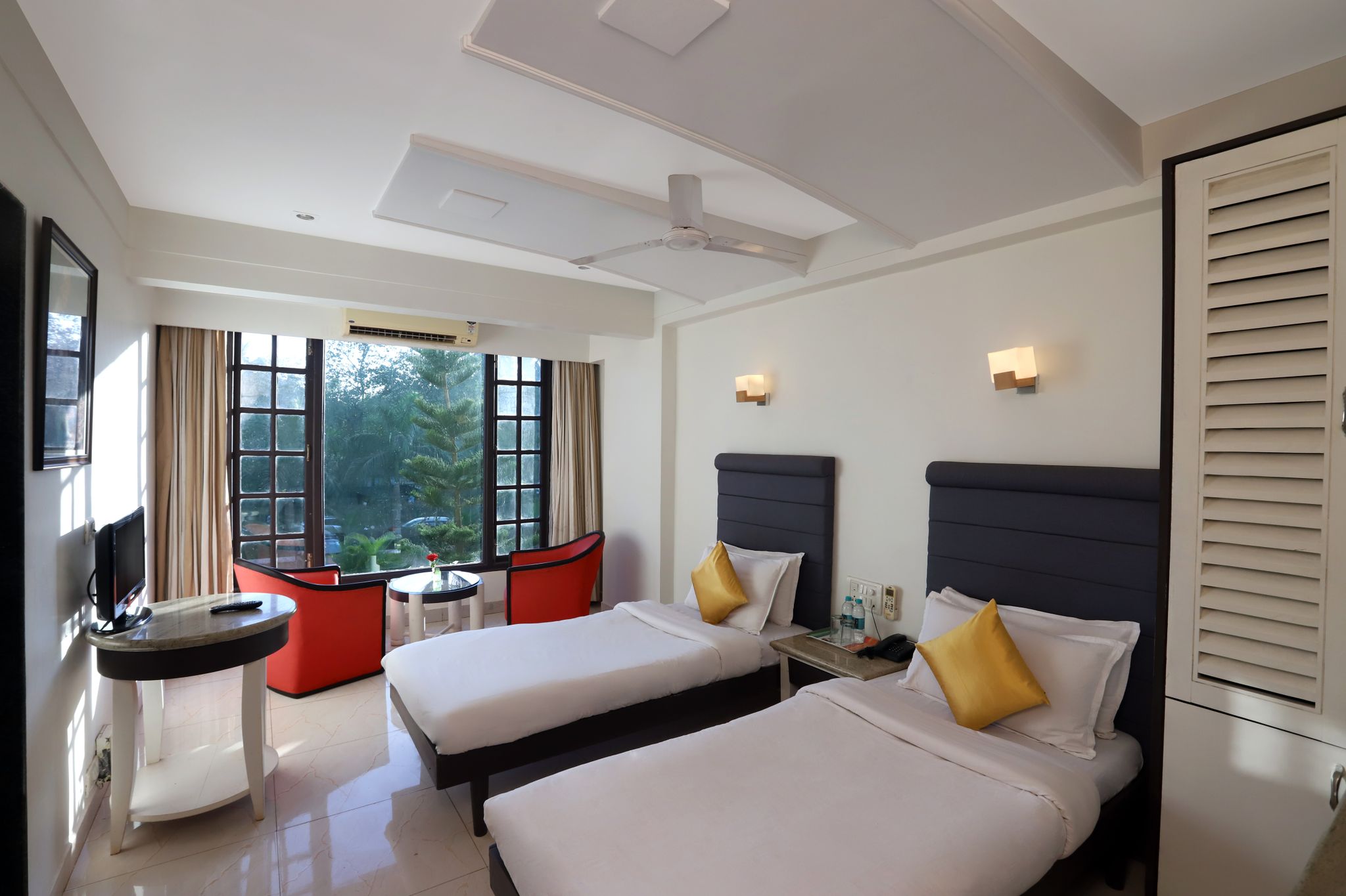 Kohinoor Highway Hotel, Dapoli Superior AC Room with Free Wifi 3