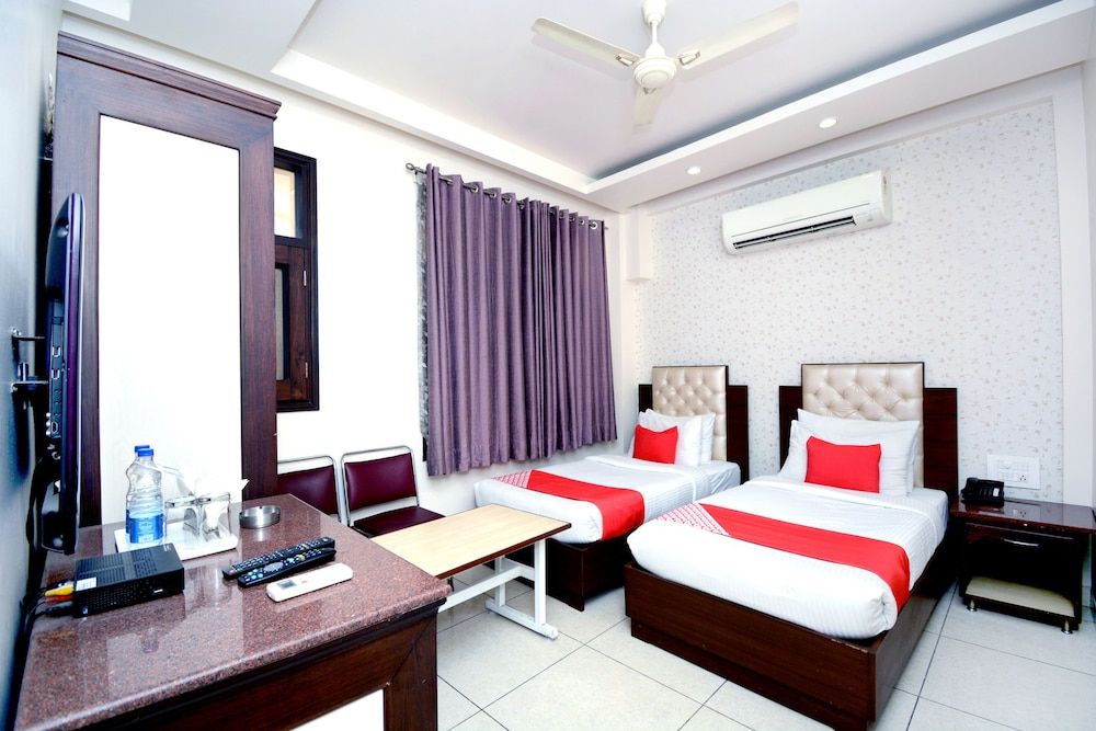 OYO 8361 Leela Residency Double or Twin Room 10