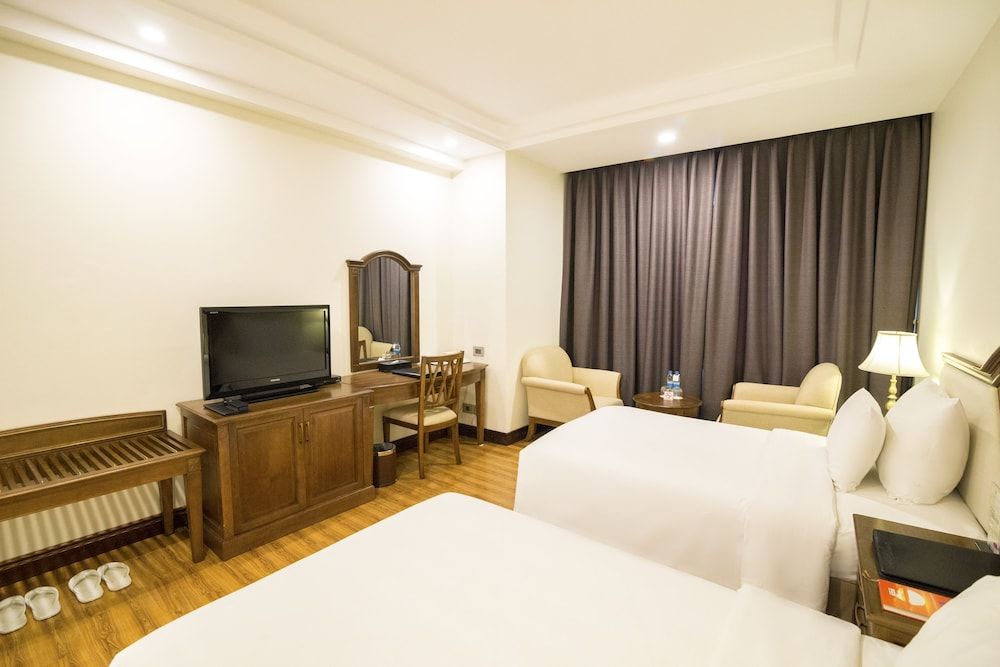 undefined Saigon Halong Hotel 10