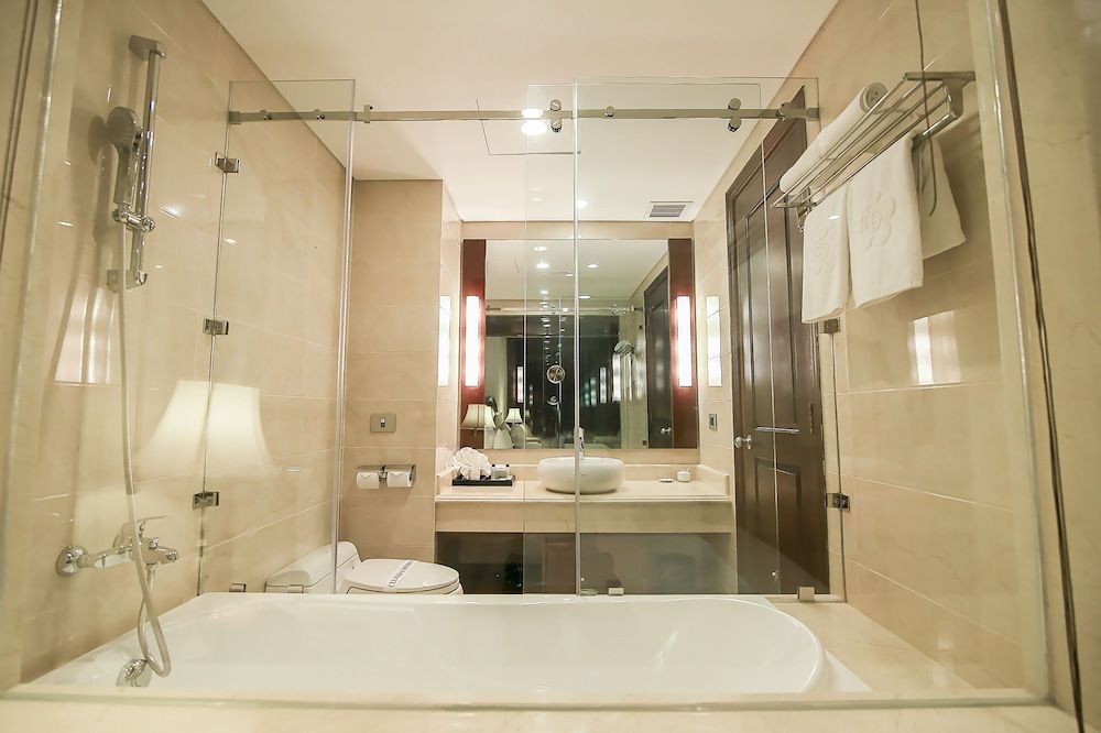 Saigon Halong Hotel Superior Double Room, Mountain View 6